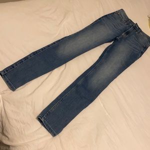 Gently used hollister jeans! Size 00 short